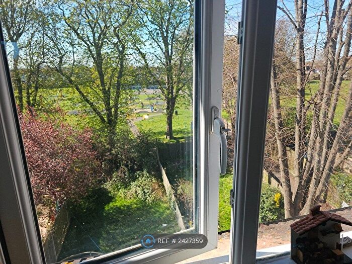 1 Bedroom Flat To Rent In Melfort Road, Thornton Heath, CR7