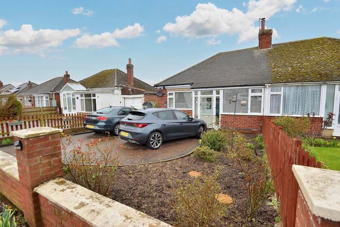 3 Bedroom Bungalow For Sale In Croft Bank, Skegness, PE24