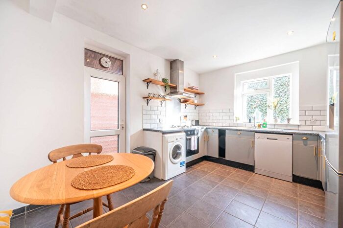 3 Bedroom Property For Sale In Holberton Gardens, Kensal Green, London, NW10