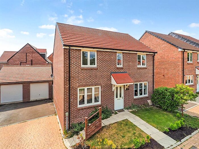 4 Bedroom Detached House For Sale In Halter Way, Andover, SP11