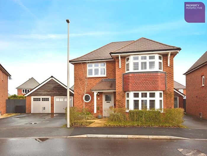 3 Bedroom Detached House For Sale In Roman Avenue, Nuneaton, CV11