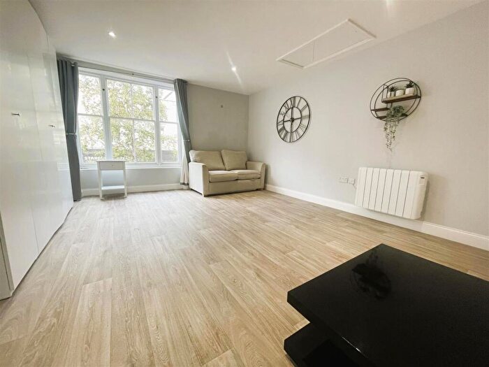 Studio To Rent In High Street, Deal, CT14