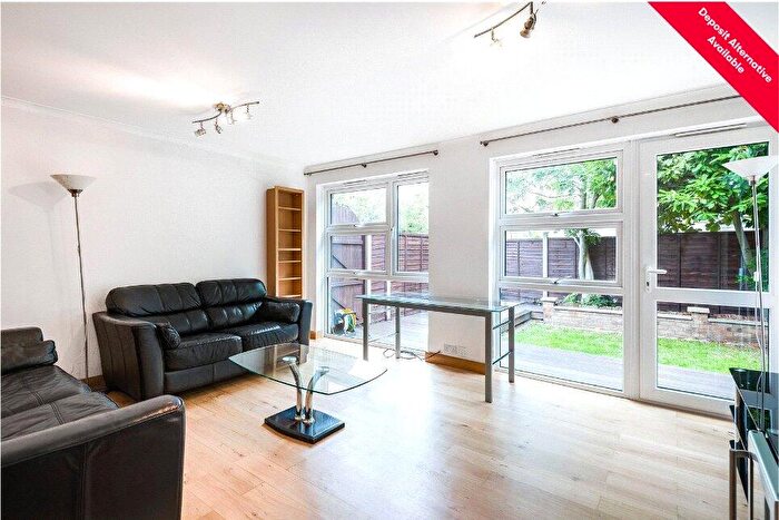 2 Bedroom Apartment To Rent In Larch Close, Balham, SW12
