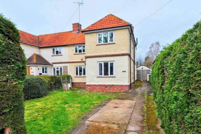 3 Bedroom Semi-Detached House For Sale In Shiplake Cross, Henley On Thames, RG9