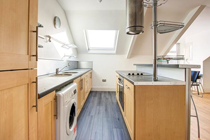 2 Bedroom Flat For Sale In Grosvenor Place, Jesmond, NE2