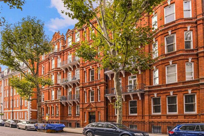 3 Bedroom Flat To Rent In Earl's Court Square, London, SW5