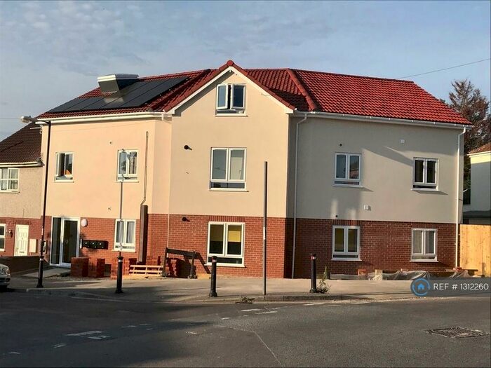 5 Bedroom Flat To Rent In Melton Crescent, Bristol, BS7