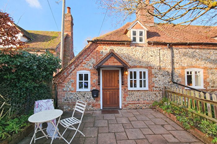 2 Bedroom End Of Terrace House For Sale In Newtown, Upper Basildon, Reading, Berkshire, RG8