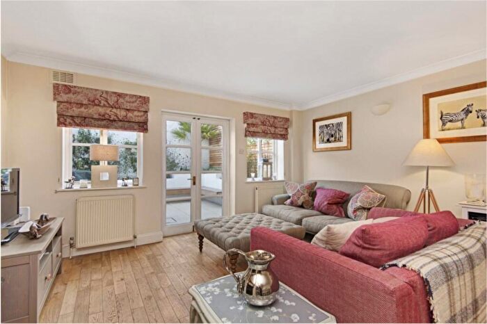 2 Bedroom House For Sale In Pembrook Mews, Cologne Road, London, SW11