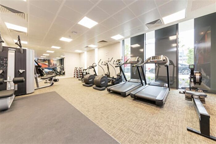 1 Bedroom Flat For Sale In Cassia Point, Glasshouse Gardens, Stratford, London, E20