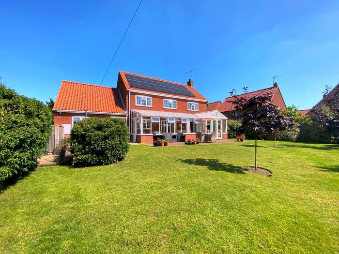 4 Bedroom Detached House For Sale In Main Road, Narborough, King's Lynn, PE32