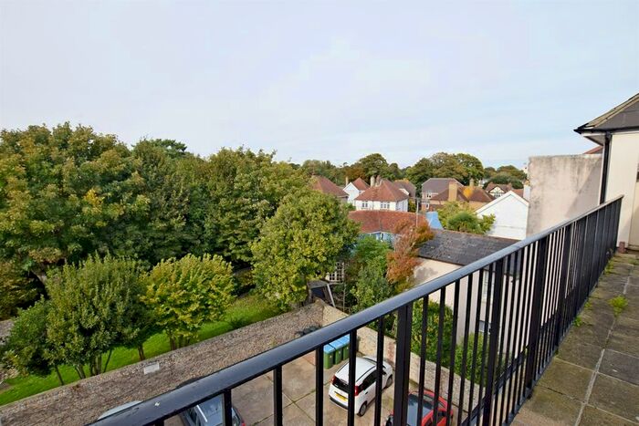 1 Bedroom Flat To Rent In Russell Place, High Street, Bognor Regis, PO21