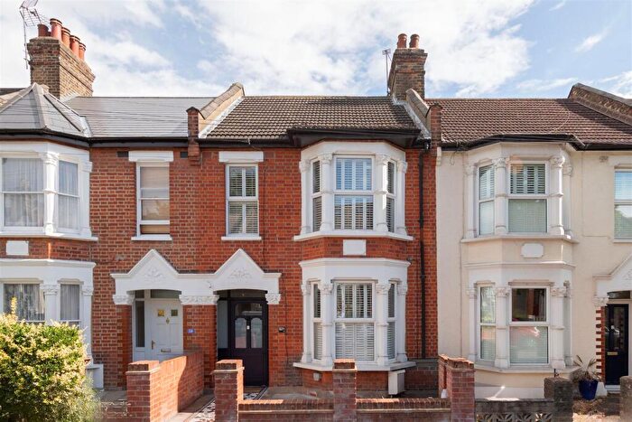 3 Bedroom House For Sale In Selwyn Avenue, Highams Park, E4