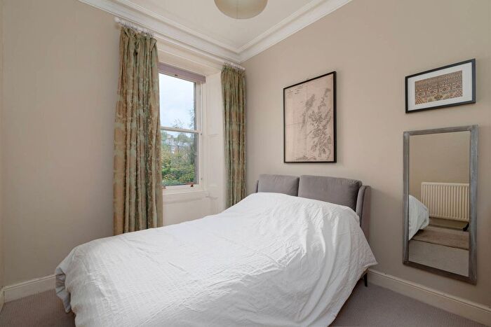2 Bedroom Flat For Sale In Montgomery Street, Edinburgh, EH7