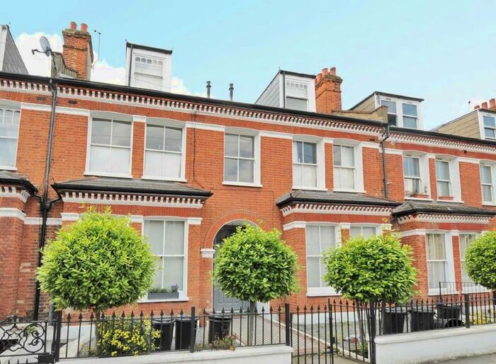 1 Bedroom Flat To Rent In Huron Road, London, SW17
