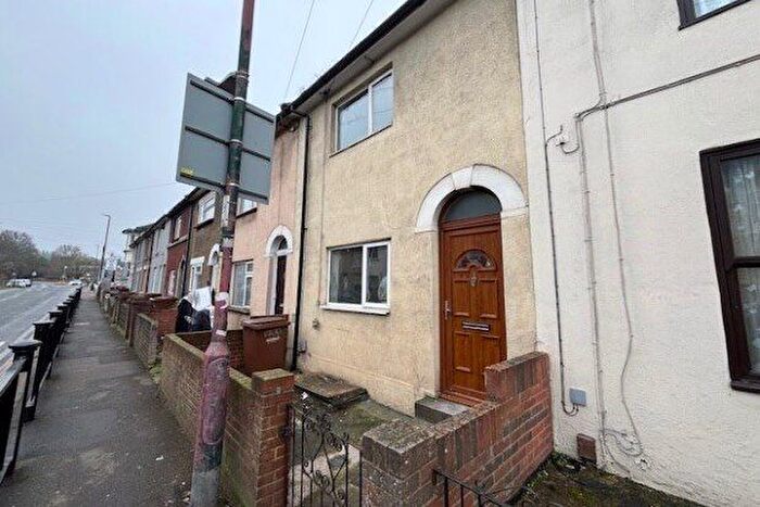 2 Bedroom Property To Rent In Luton Road, Chatham, ME4