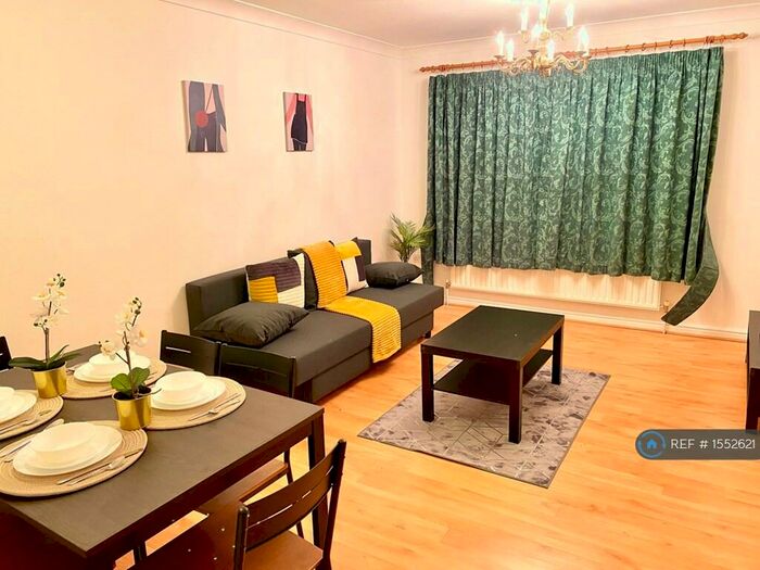 2 Bedroom Flat To Rent In Old Kenton Lane, London, NW9