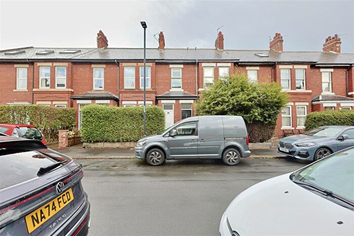2 Bedroom Flat To Rent In Hyde Terrace, Gosfoth, Newcastle Upon Tyne, NE3