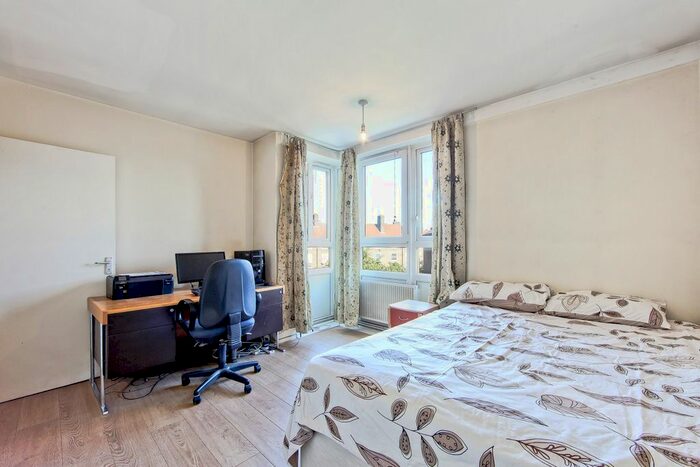 2 Bedroom Flat To Rent In Rockingham Street, London, SE1