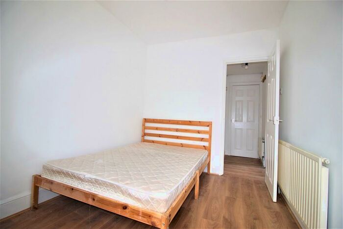 Studio To Rent In Hoe Street, Walthamstow, E17