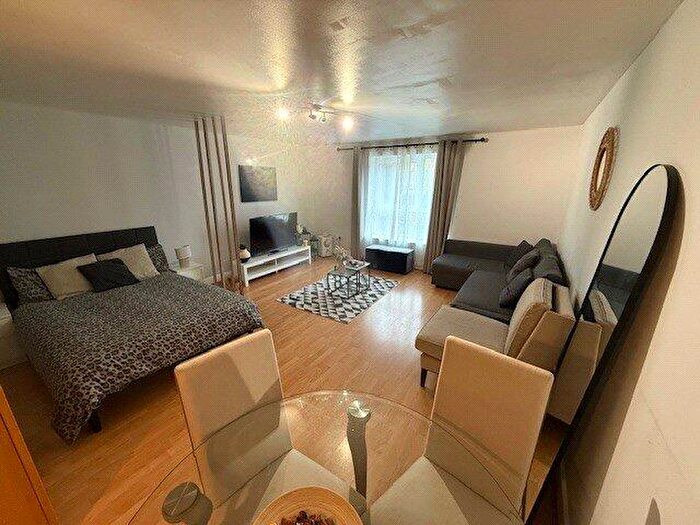 Studio To Rent In Venus House, Westferry Road, London, E14