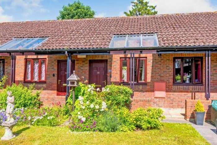 1 Bedroom Bungalow To Rent In Middlebridge Street, Romsey, SO51