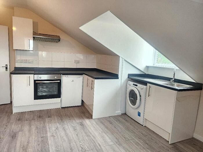 2 Bedroom Flat To Rent In St. Annes Road, Southampton, SO19