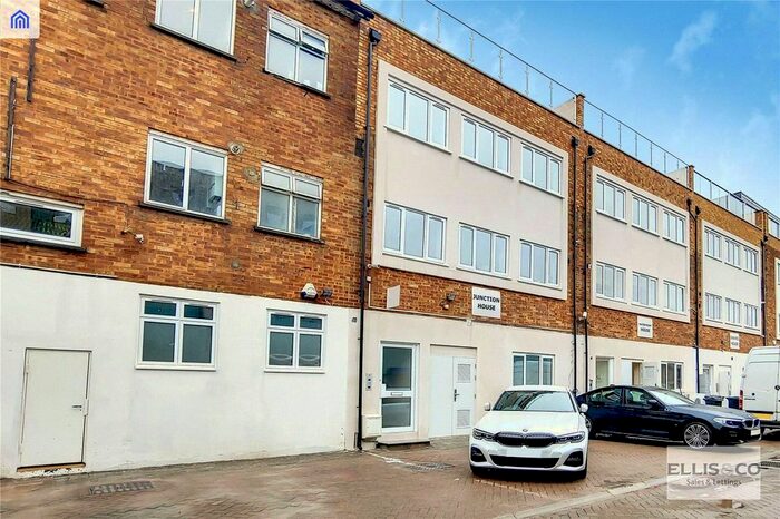 1 Bedroom Flat To Rent In Liberty Centre, Mount Pleasant, Wembley, HA0