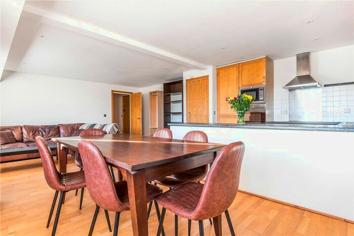 2 Bedroom Flat To Rent In Long Lane, London, SE1