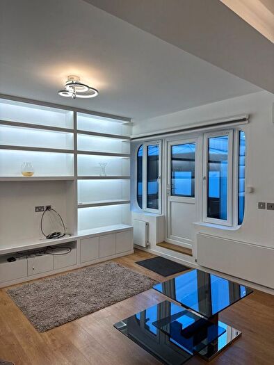 2 Bedroom Flat To Rent In East Barnet Road, Barnet, EN4