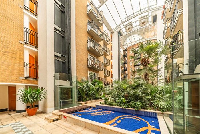 1 Bedroom Flat To Rent In High Timber Street, St Pauls, EC4V