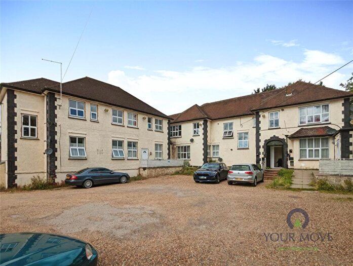 2 Bedroom Flat To Rent In Sandridge Road, St. Albans, Hertfordshire, AL1