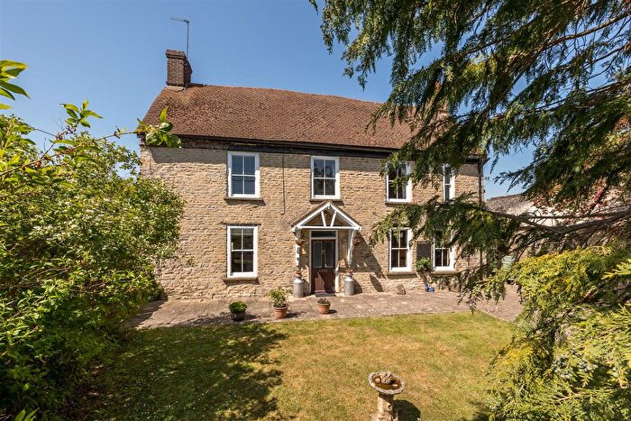 4 Bedroom Detached House For Sale In Station Road, Launton, Bicester, OX26