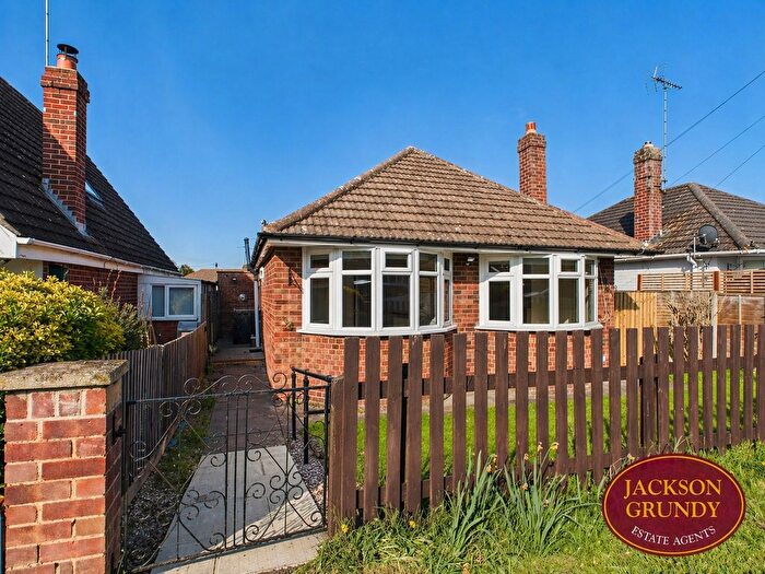 2 Bedroom Detached Bungalow For Sale In Woodland Avenue, Overstone, NN6