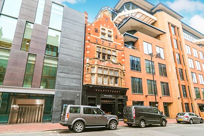 Flat To Rent In Valpy Street, Reading, RG1