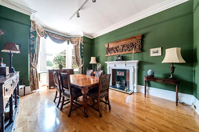 5 Bedroom Detached House For Sale In St Leonards Road, Ealing, W13