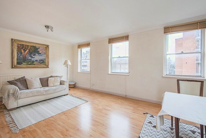 2 Bedroom Flat To Rent In Clapham Road, London, SW9