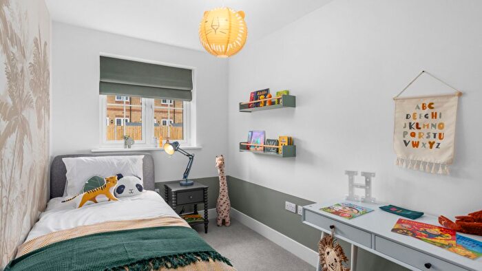 2 Bedroom End Of Terrace House For Sale In Eldridge Way, Hastings, TN37