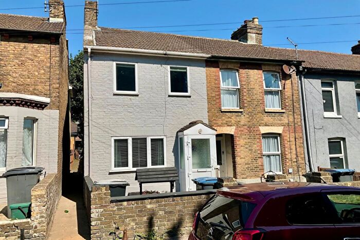 2 Bedroom End Of Terrace House For Sale In Coombe Valley Road, Dover, CT17