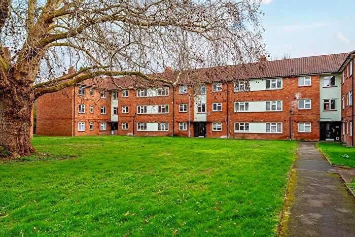 1 Bedroom Flat For Sale In Hanover Way, Windsor, SL4