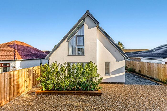 2 Bedroom House To Rent In Upper Road Kennington, OX1