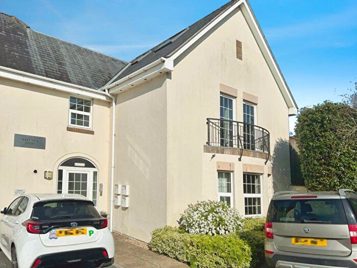 2 Bedroom Flat To Rent In Barnstaple, EX32