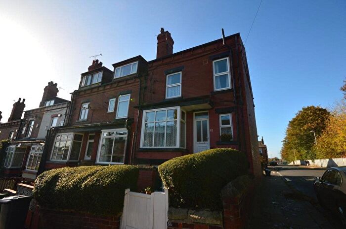 3 Bedroom Terraced House For Sale In Elsham Terrace, Leeds, LS4