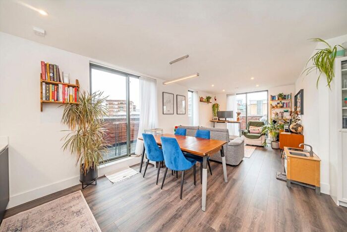2 Bedroom Flat To Rent In Webber Street, Webber Street, SE1