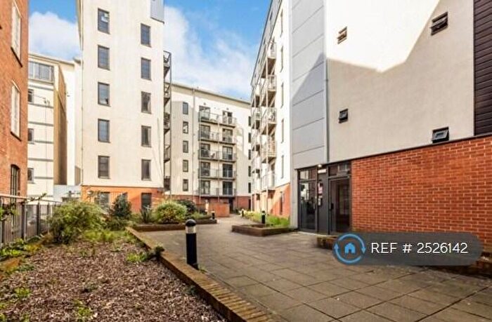 2 Bedroom Flat To Rent In Park West, Nottingham, NG7