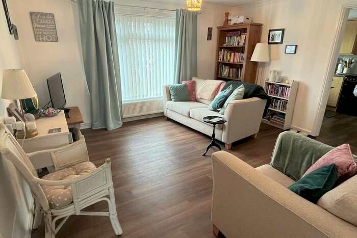 3 Bedroom Maisonette To Rent In Westoning Road, Harlington, LU5