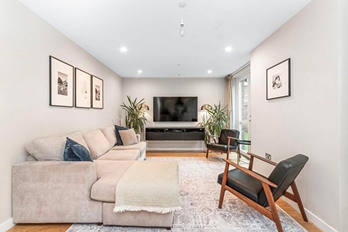 3 Bedroom Flat For Sale In Sydenham Road, Sydenham, London, SE26