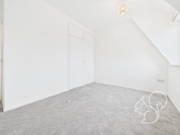 2 Bedroom Apartment For Sale In Seaview Avenue, West Mersea, CO5
