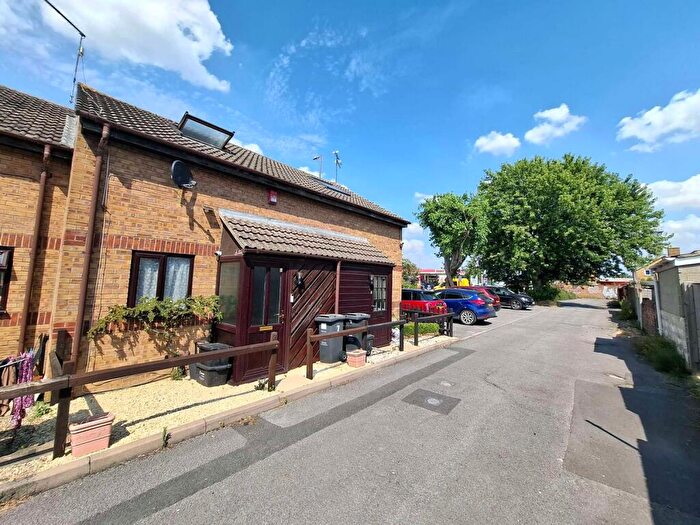 1 Bedroom Terraced House For Sale In Fritillary Court, Swindon, Wiltshire, SN1