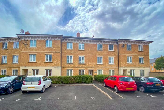 2 Bedroom Apartment To Rent In Heald Court, Carterton, Oxfordshire, OX18